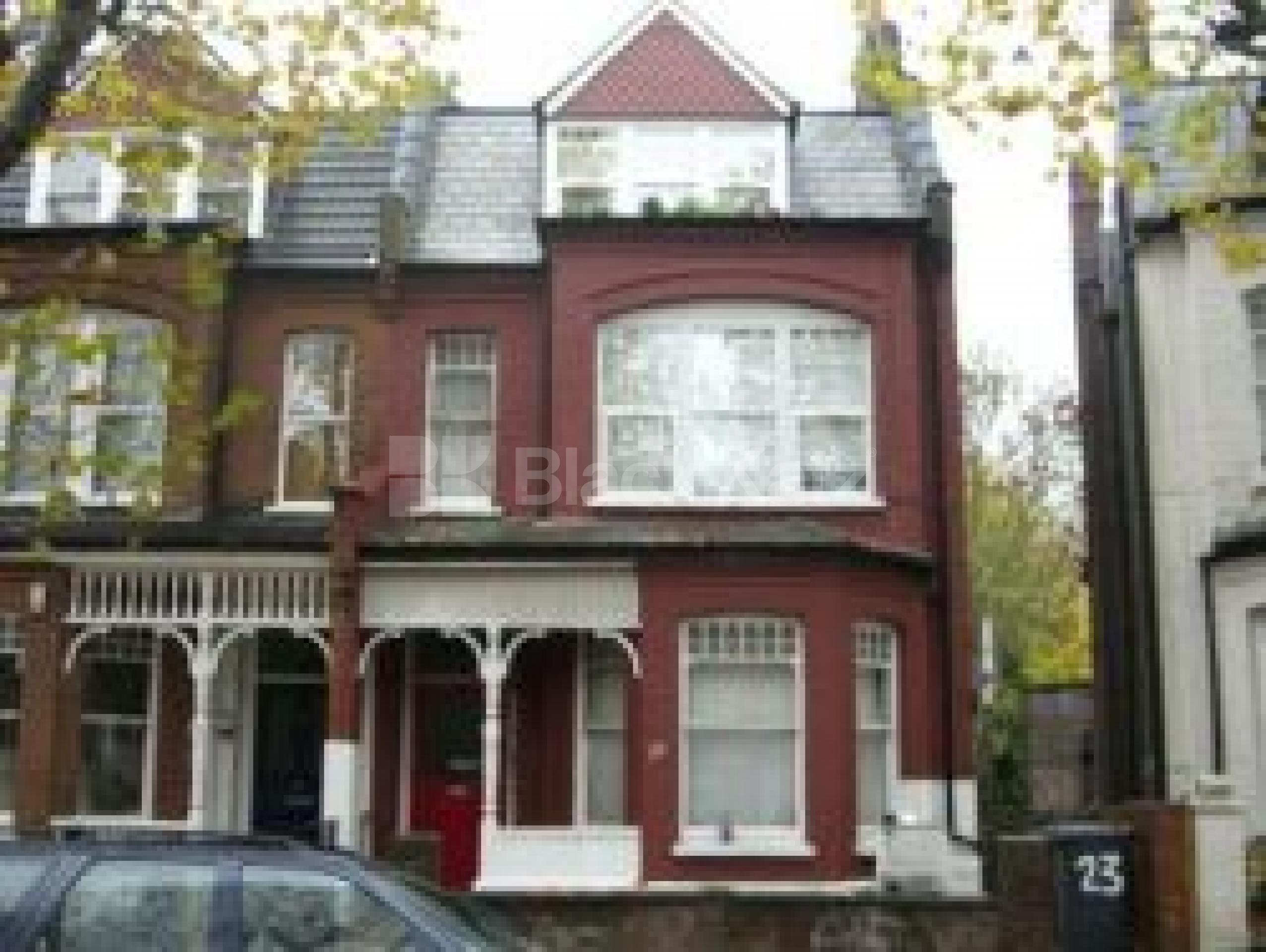 			Studio Apartment, 1 bath, 1 reception Flat			 Kings Avenue, MUSWELL HILL N10 N10