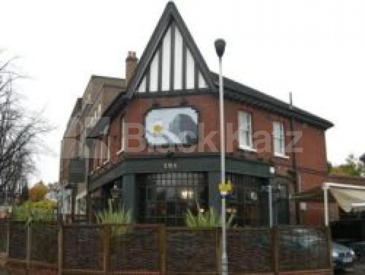 			GOOD VALUE FOR MONEY., 1 Bedroom, 1 bath, 1 reception Flat			 Alexandra Park Road, ALEXANDRA PALACE N22