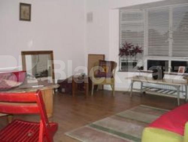 			NEW INSTRUCTION, VIEWINGS HIGHLY RECOMMENDED, 3 Bedroom, 1 bath, 1 reception Flat			 Albert Close, ALEXANDRA PALACE N22