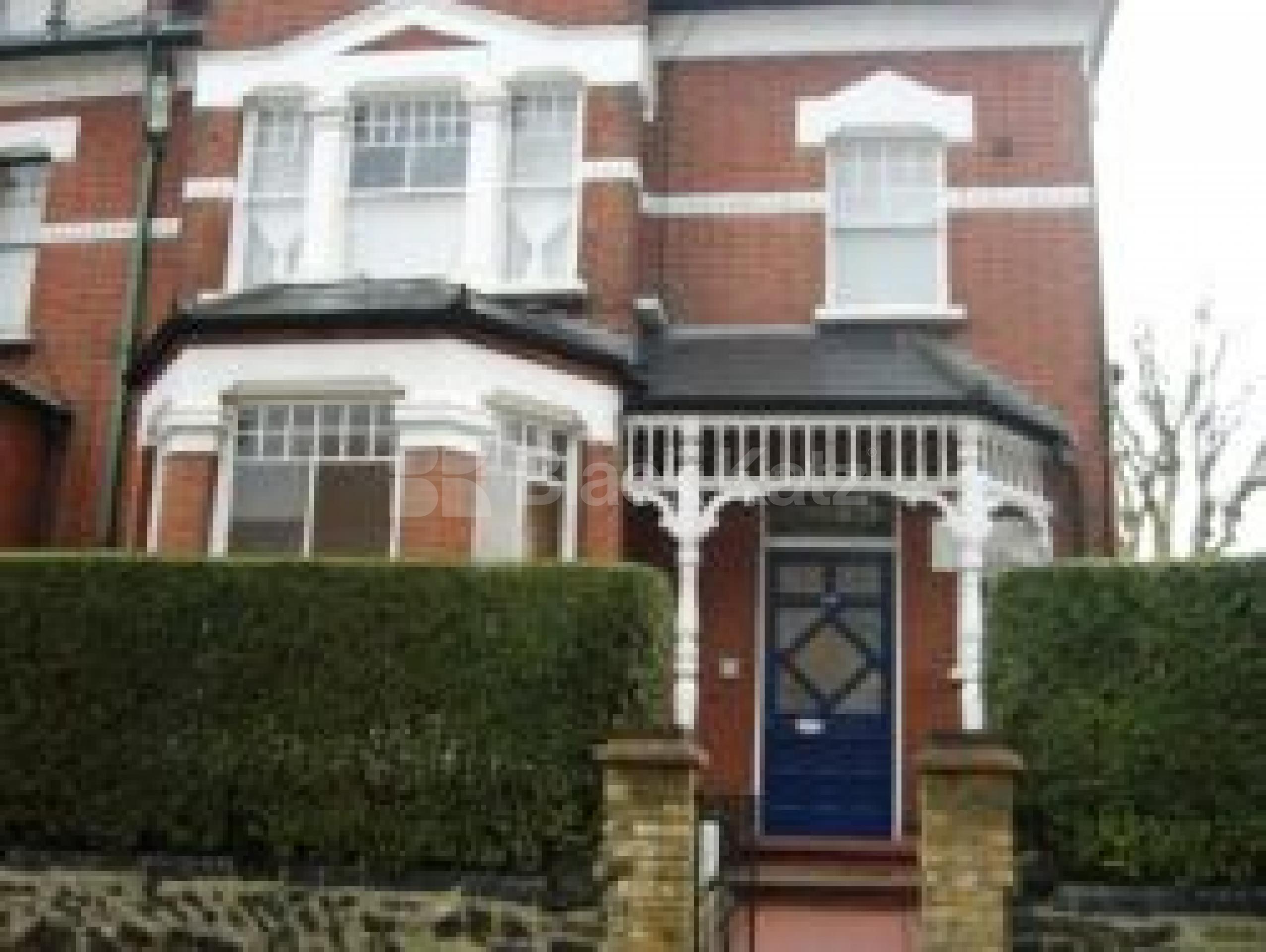 			Studio Apartment, 1 bath, 1 reception Flat			 Haringey Park, CROUCH END N8 N8