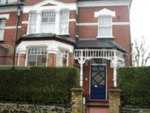			Studio Apartment, 1 bath, 1 reception Flat			 Haringey Park, CROUCH END N8