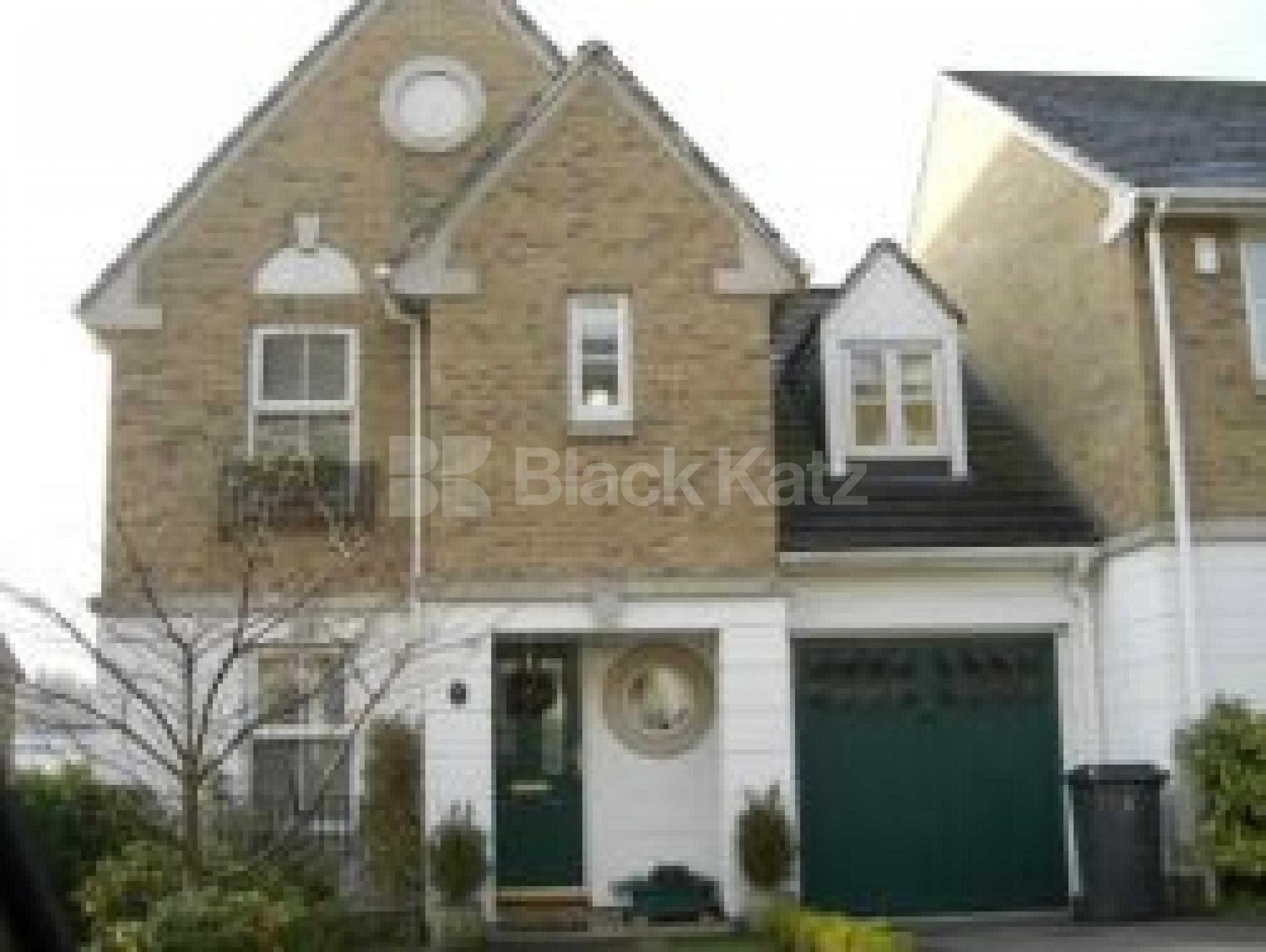 			3 Bedroom, 1 bath, 1 reception House			 Halton Close, FRIERN BARNET N11 N11
