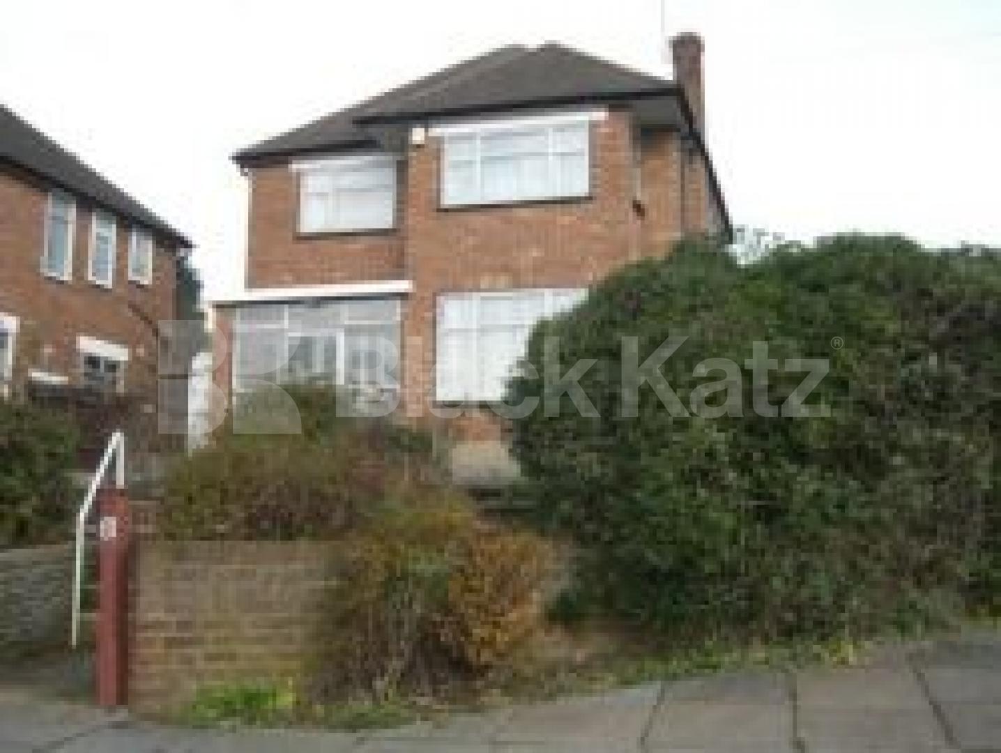			3 Bedroom, 1 bath, 1 reception House			 Morton Way, SOUTHGATE N14
