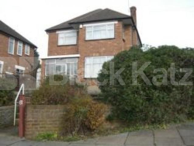 			3 Bedroom, 1 bath, 1 reception House			 Morton Way, SOUTHGATE N14