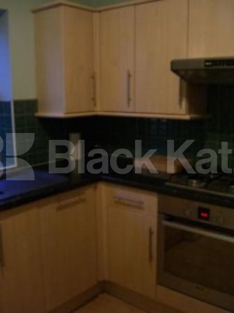 			2 Bedroom, 1 bath, 1 reception Flat			 Colney Hatch Lane, MUSWELL HILL