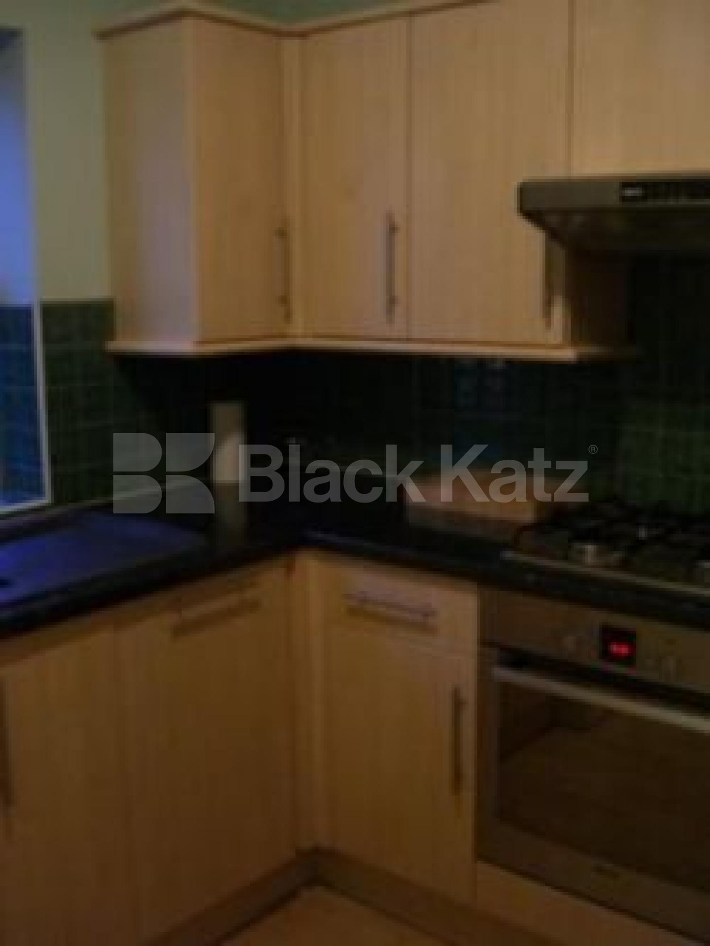 			2 Bedroom, 1 bath, 1 reception Flat			 Colney Hatch Lane, MUSWELL HILL N10