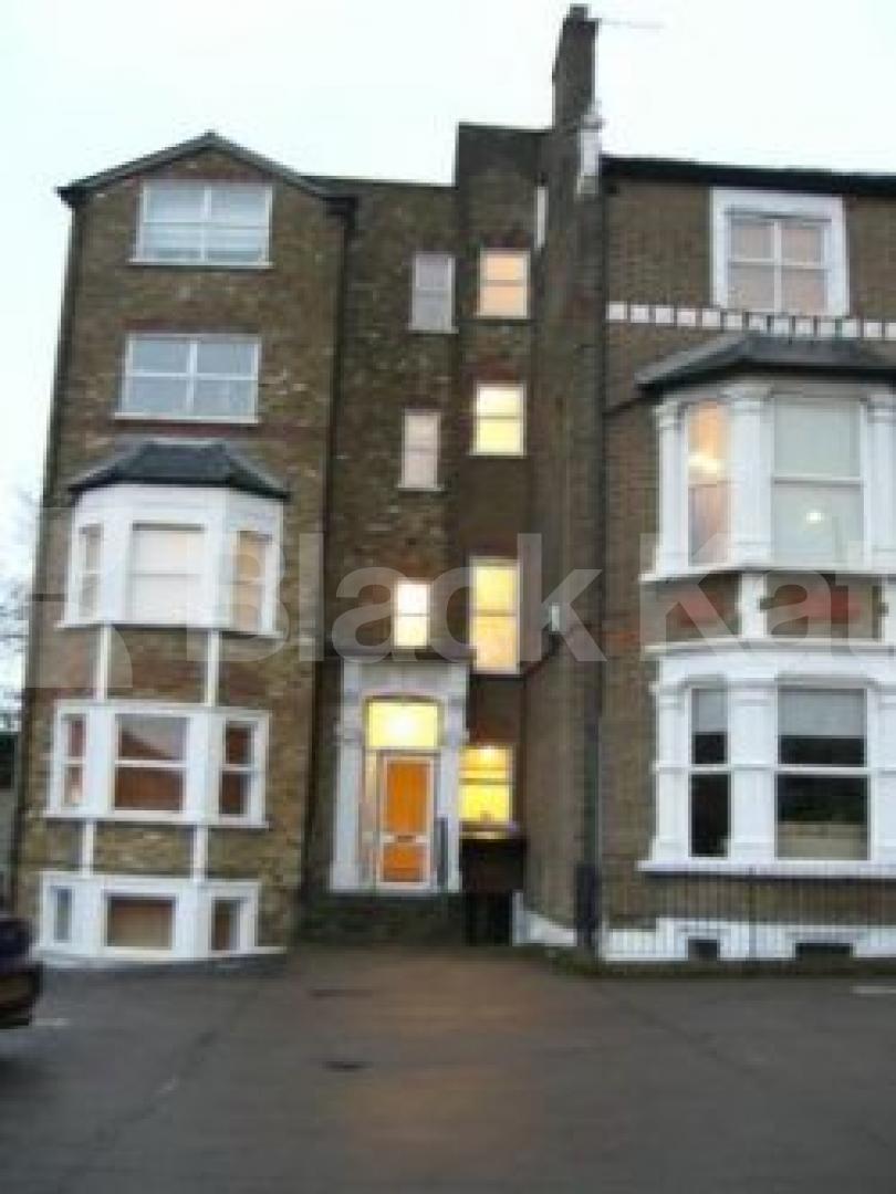 			2 Bedroom, 1 bath, 1 reception Flat			 Colney Hatch Lane, MUSWELL HILL