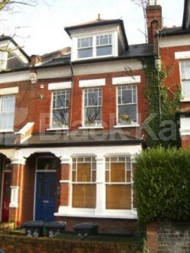 			2 Bedroom, 1 bath, 1 reception Ground Floor Flat			 Glebe Road, CROUCH END N8