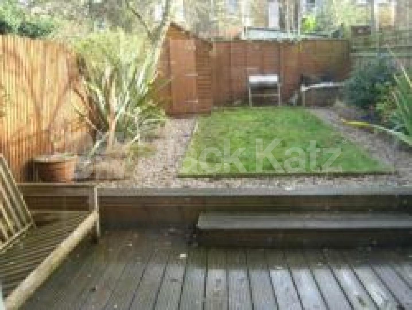 			2 Bedroom, 1 bath, 1 reception Ground Floor Flat			 Glebe Road, CROUCH END N8