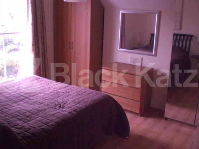 			Stunning !! An absolute must see, 1 Bedroom, 1 bath, 1 reception Flat			 Ferme Park Road, FINSBURY PARK/CROUCH END