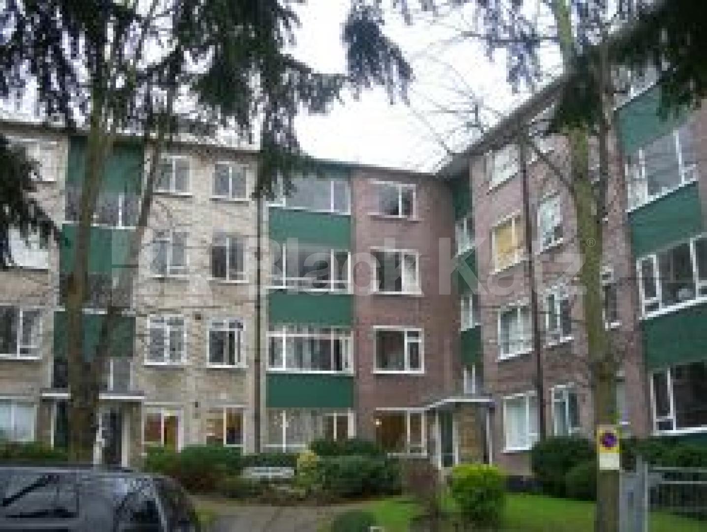 			VERY GOOD VALUE FOR MONEY, 2 Bedroom, 1 bath, 1 reception Flat			 Crescent Road, CROUCH END N8