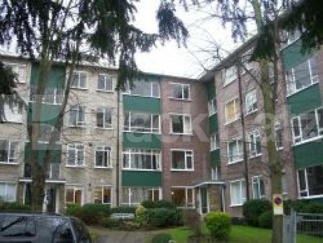 			VERY GOOD VALUE FOR MONEY, 2 Bedroom, 1 bath, 1 reception Flat			 Crescent Road, CROUCH END N8