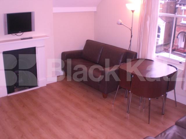 			Stunning !! An absolute must see, 1 Bedroom, 1 bath, 1 reception Flat			 Ferme Park Road, FINSBURY PARK/CROUCH END