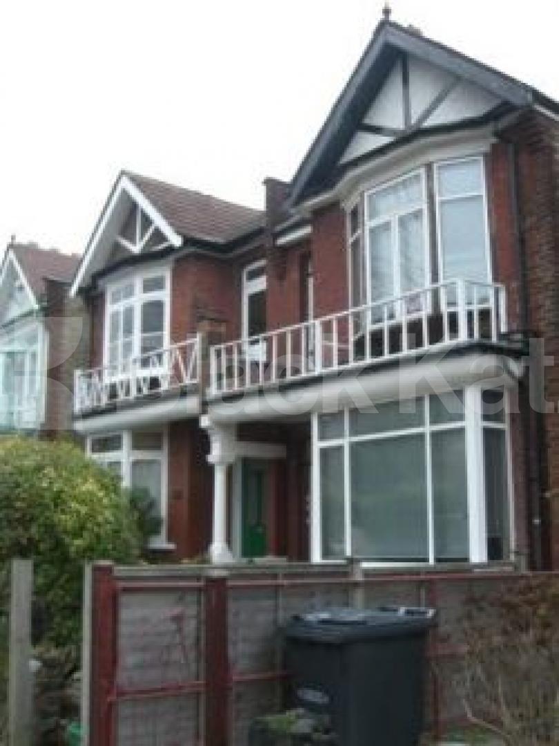 			1 Bedroom, 1 bath, 1 reception Flat			 Danvers Road, CROUCH END N8
