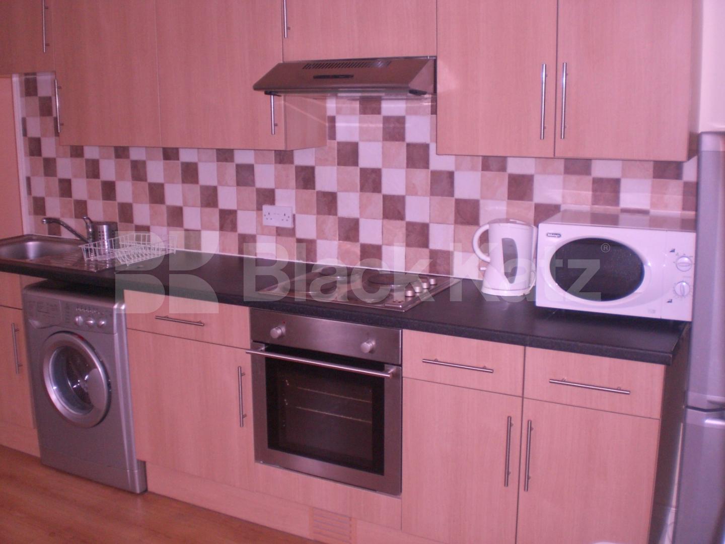 			Stunning !! An absolute must see, 1 Bedroom, 1 bath, 1 reception Flat			 Ferme Park Road, FINSBURY PARK/CROUCH END