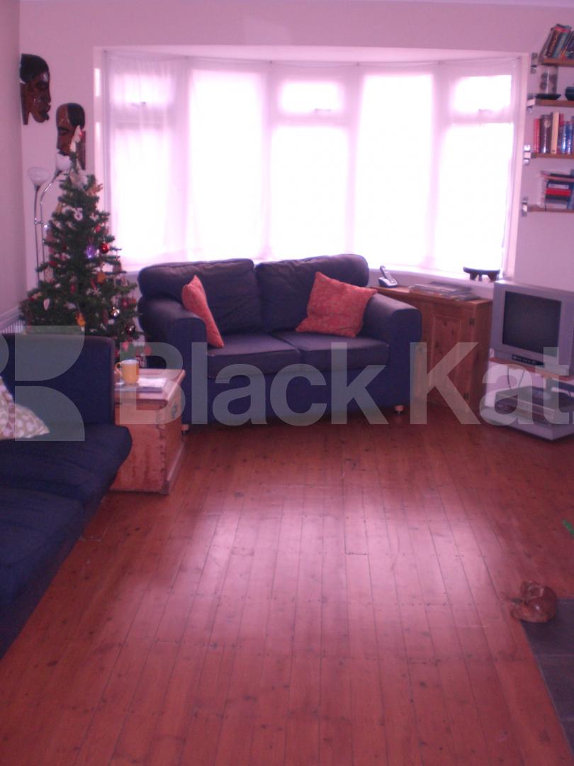 			New Instruction!!!!!!, 3 Bedroom, 1 bath, 1 reception Terraced House			 Quernmore road, Finsbury park / Crouch end / Stroud green