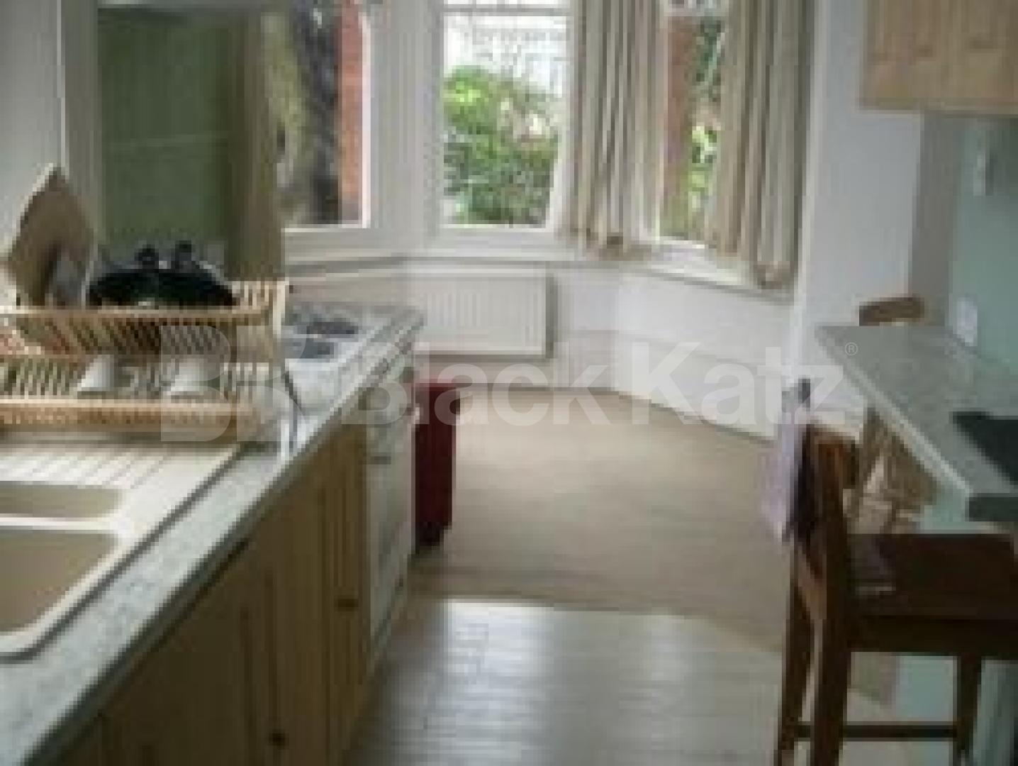 			1 Bedroom, 1 bath, 1 reception Flat			 Hornsey Lane Gardens, HIGHGATE N6