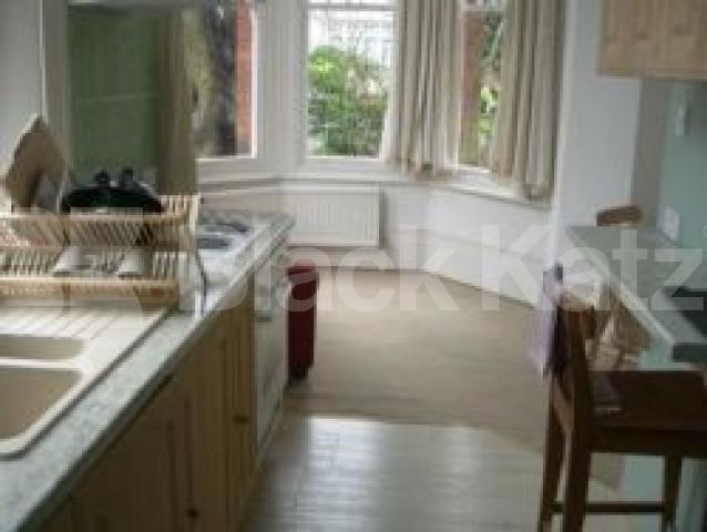 			1 Bedroom, 1 bath, 1 reception Flat			 Hornsey Lane Gardens, HIGHGATE N6