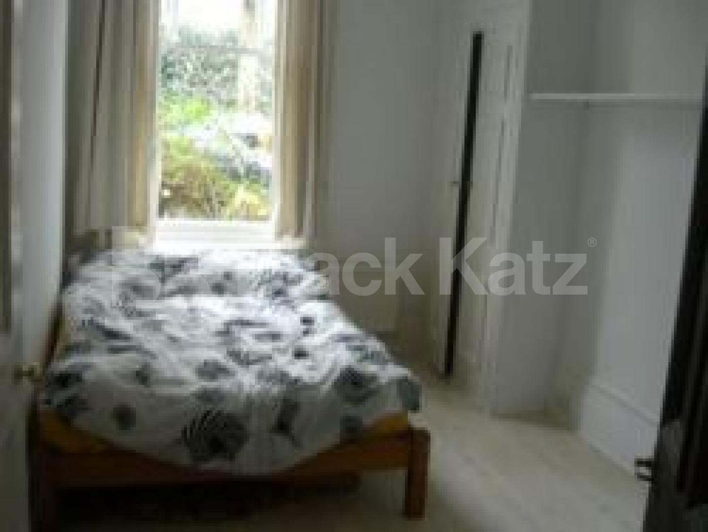 			1 Bedroom, 1 bath, 1 reception Flat			 Hornsey Lane Gardens, HIGHGATE N6