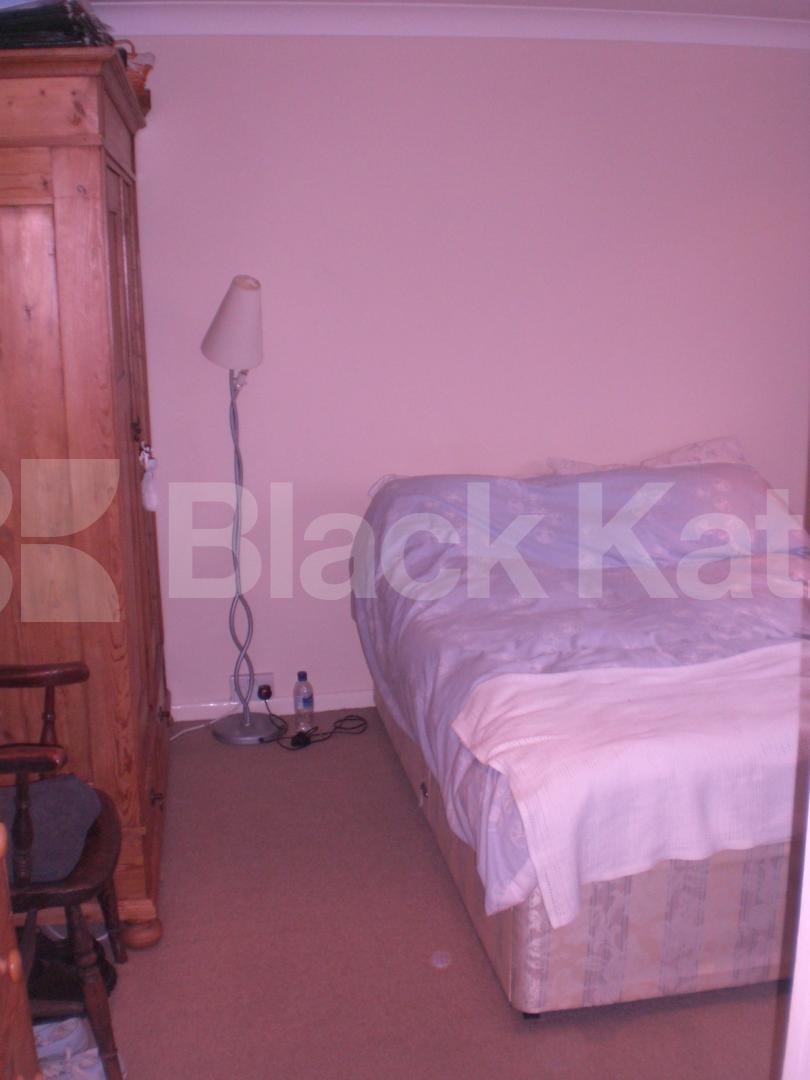 			New Instruction!!!!!!, 3 Bedroom, 1 bath, 1 reception Terraced House			 Quernmore road, Finsbury park / Crouch end / Stroud green