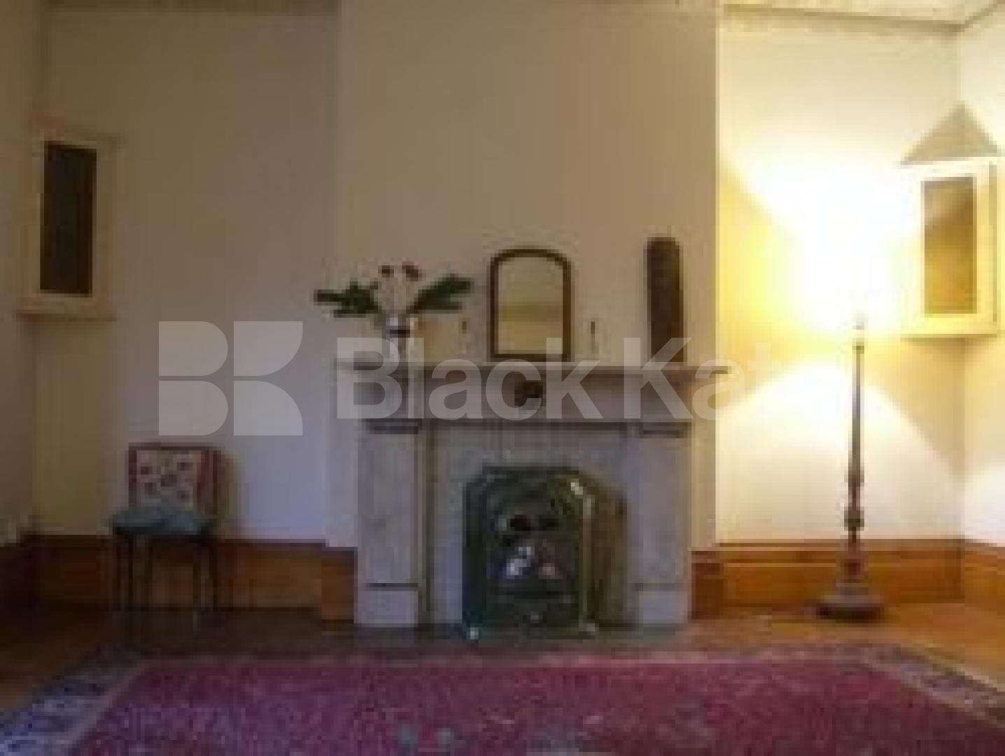 			4 Bedroom, 1 bath, 1 reception Flat			 Crouch Hall Road, CROUCH END N8