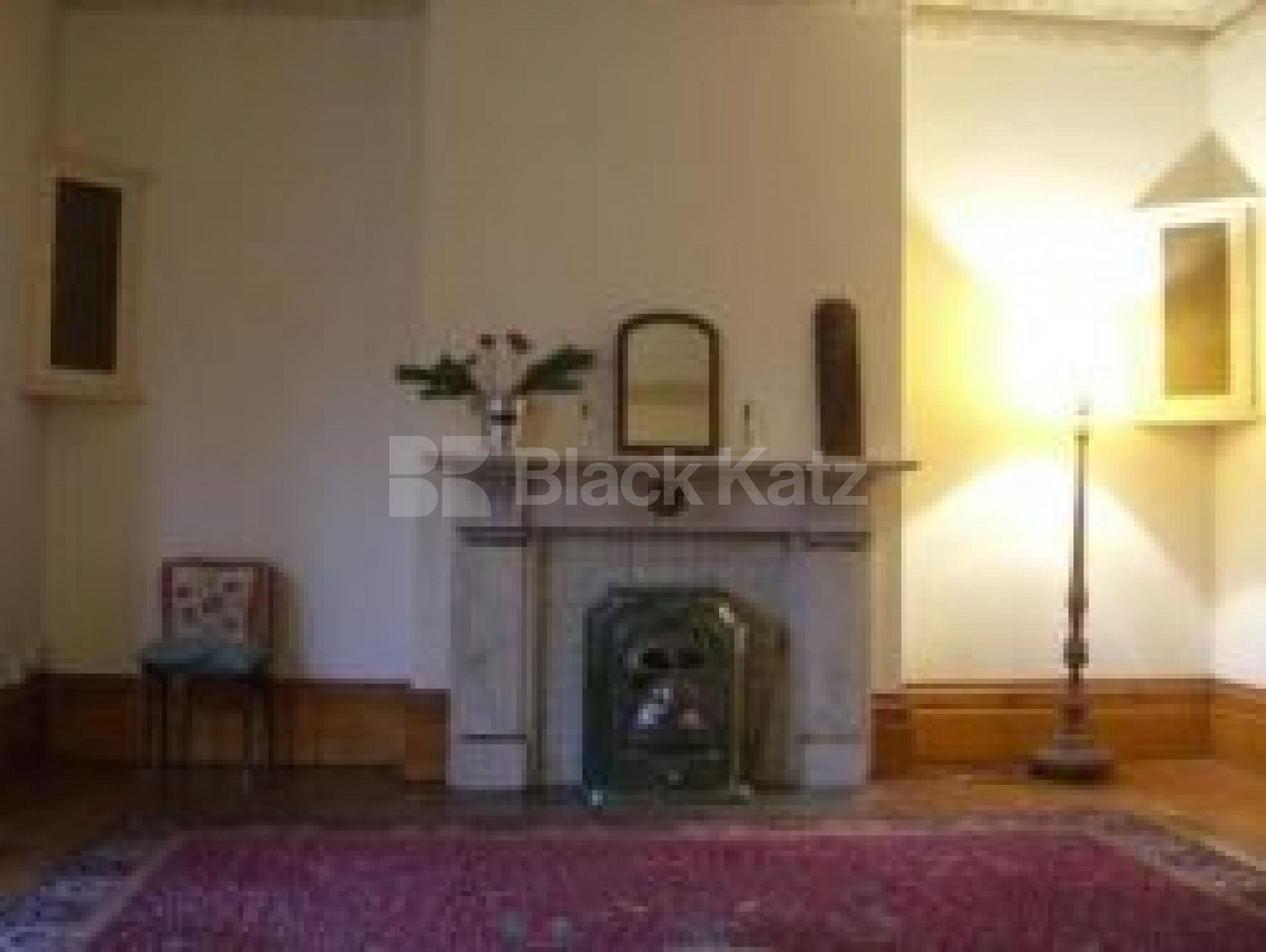 			4 Bedroom, 1 bath, 1 reception Flat			 Crouch Hall Road, CROUCH END N8 N8