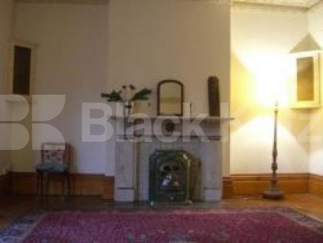 			4 Bedroom, 1 bath, 1 reception Flat			 Crouch Hall Road, CROUCH END N8