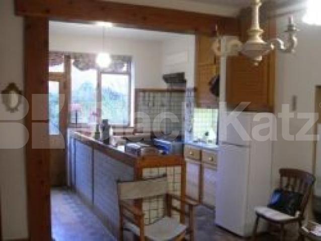 			4 Bedroom, 1 bath, 1 reception Flat			 Crouch Hall Road, CROUCH END N8