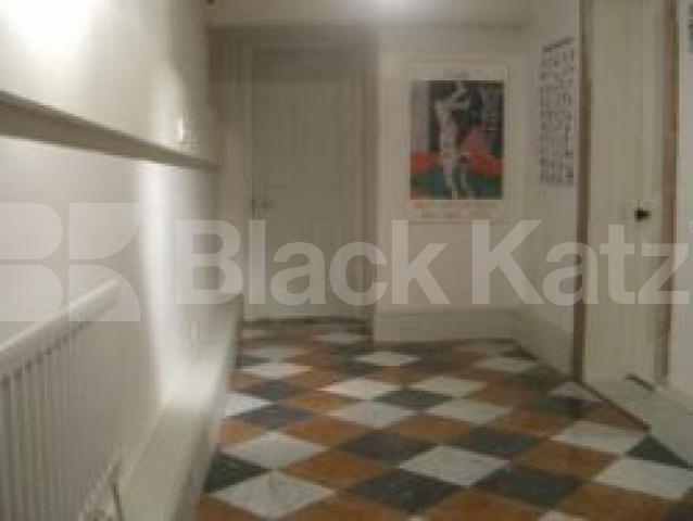 			4 Bedroom, 1 bath, 1 reception Flat			 Crouch Hall Road, CROUCH END N8