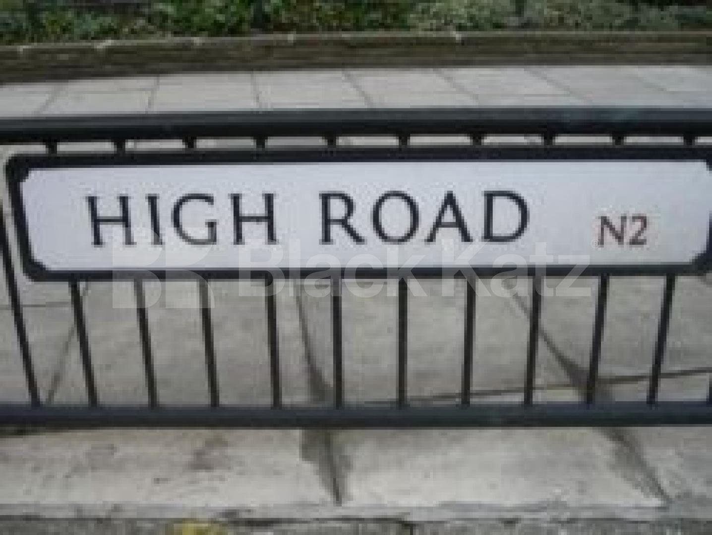 			2 Bedroom, 1 bath, 1 reception Flat			 High Road, EAST FINCHLEY  N2