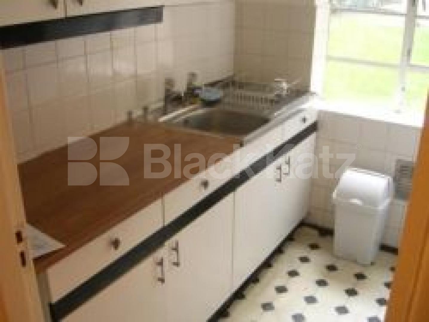 			2 Bedroom, 1 bath, 1 reception Flat			 North Hill, HIGHGATE N6