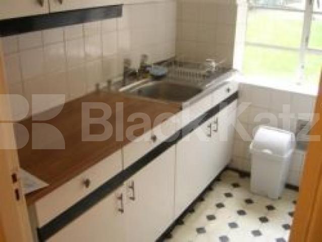 			2 Bedroom, 1 bath, 1 reception Flat			 North Hill, HIGHGATE N6