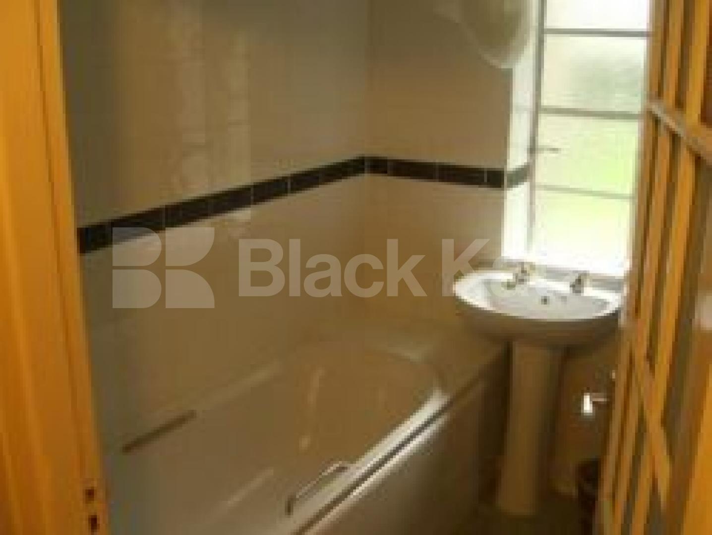 			2 Bedroom, 1 bath, 1 reception Flat			 North Hill, HIGHGATE N6