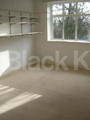 			LET, 1 Bedroom, 1 bath, 1 reception Flat			 Haslemere Road, CROUCH END N8