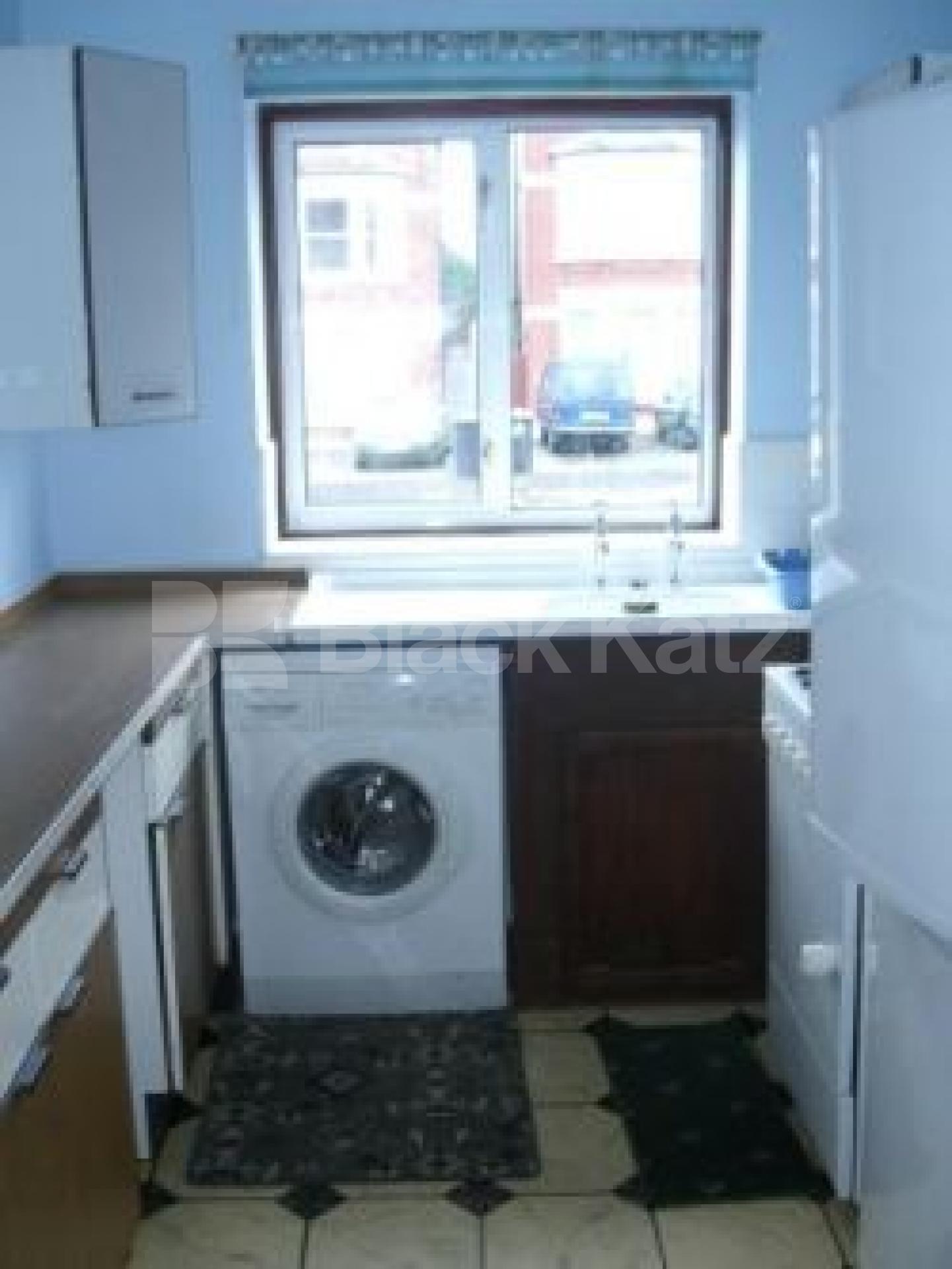 Ground floor flat just moments away from Bounds Green tube station Clarence Road, Bounds Green  N22