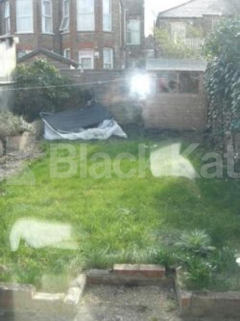 			2 Bedroom, 1 bath, 1 reception Flat			 Arcadian Gardens, WOOD GREEN N22