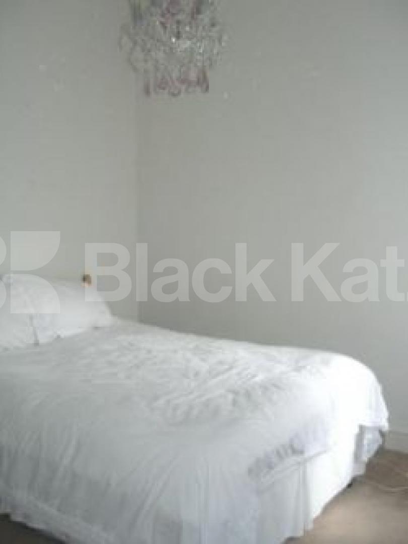 			2 Bedroom, 1 bath, 1 reception Flat			 Arcadian Gardens, WOOD GREEN N22