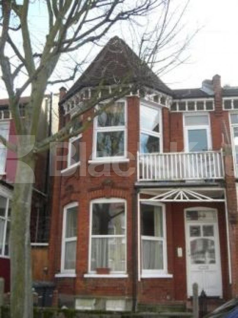 			2 Bedroom, 1 bath, 1 reception Flat			 Arcadian Gardens, WOOD GREEN N22