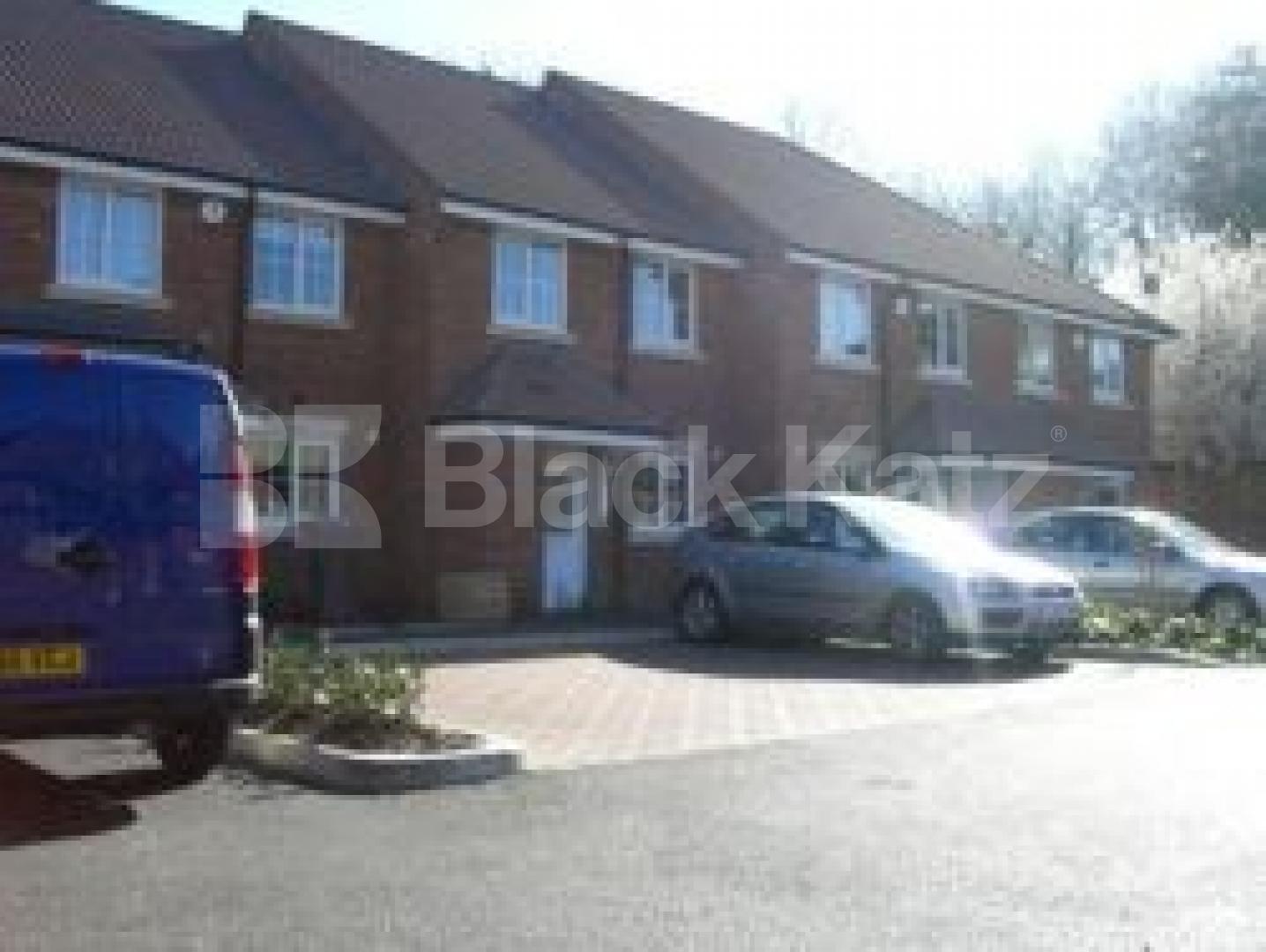 			3 Bedroom, 1 bath, 1 reception Flat			 Dudrich Close, MUSWELL HILL N10