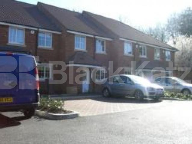 			3 Bedroom, 1 bath, 1 reception Flat			 Dudrich Close, MUSWELL HILL N10