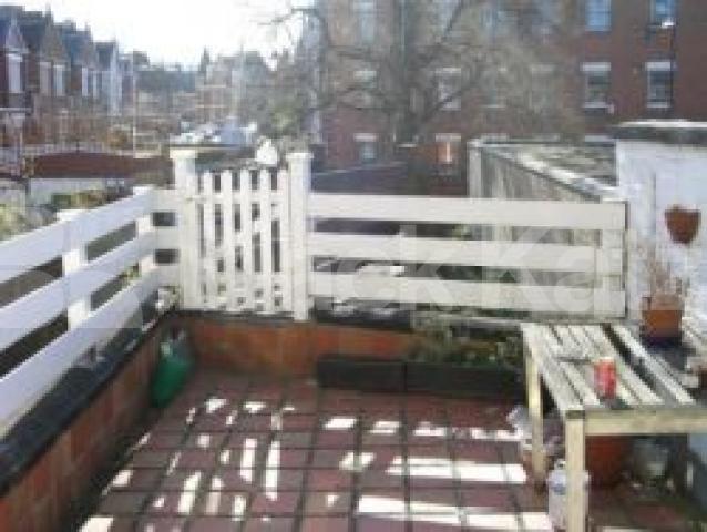 			NEW ON THE MARKET!!!, 3 Bedroom, 1 bath, 1 reception Flat			 Elder Avenue, CROUCH END N8