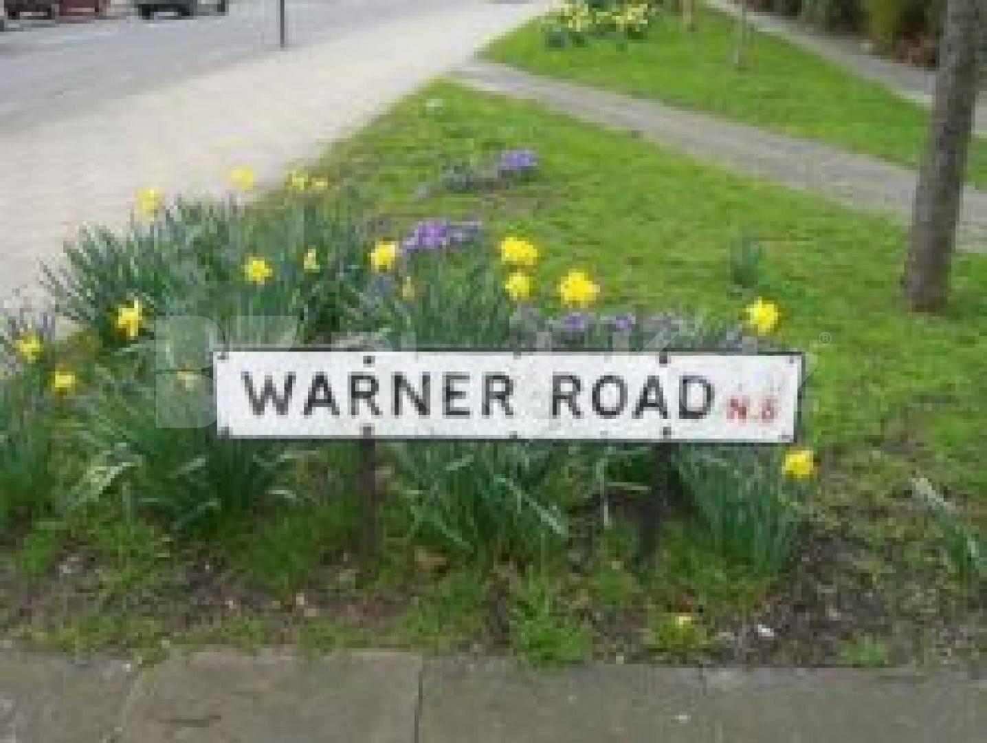 			5 Bedroom, 1 bath, 1 reception Detached House			 Warner Road, CROUCH END