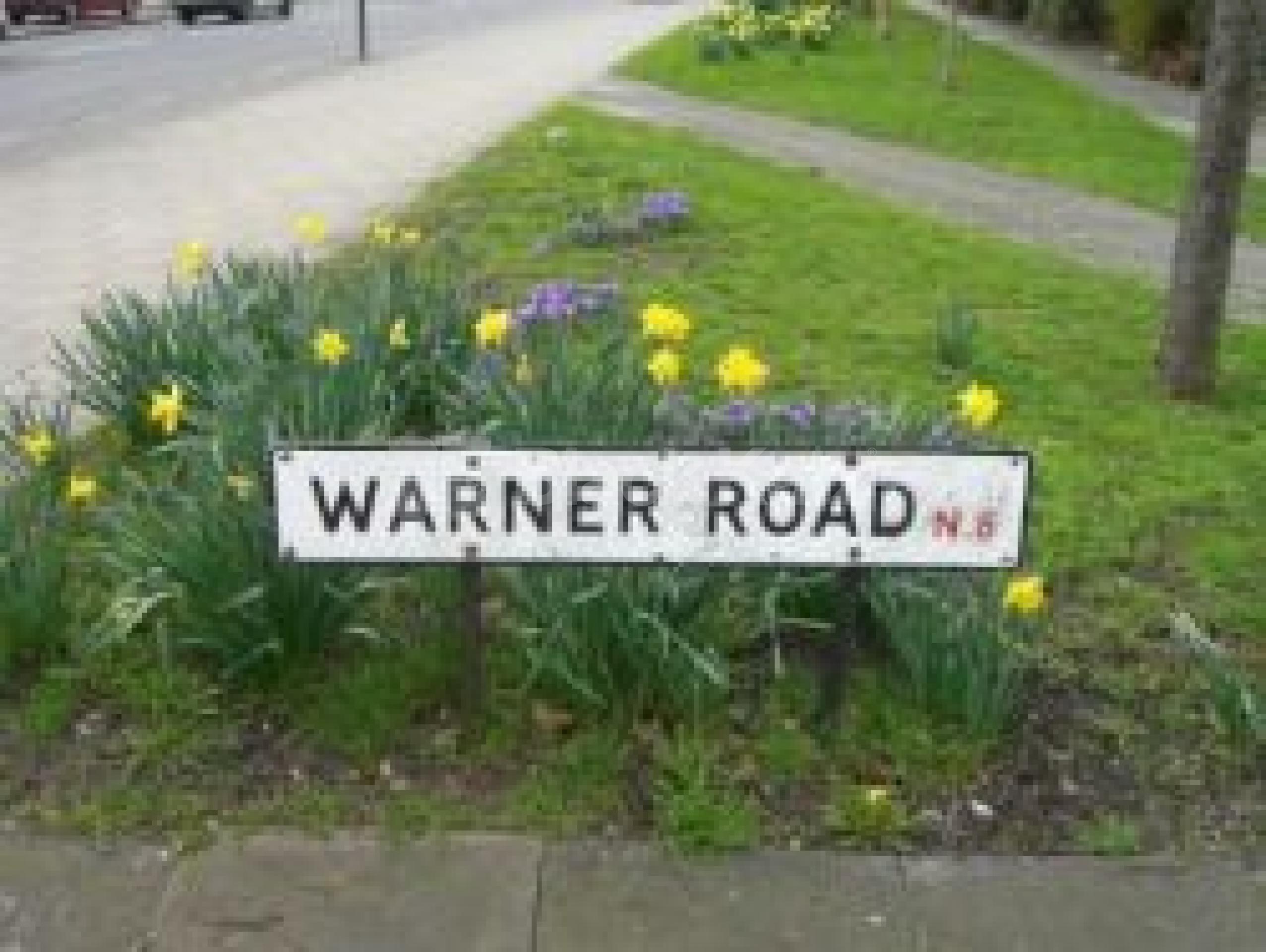 			5 Bedroom, 1 bath, 1 reception Detached House			 Warner Road, CROUCH END N8