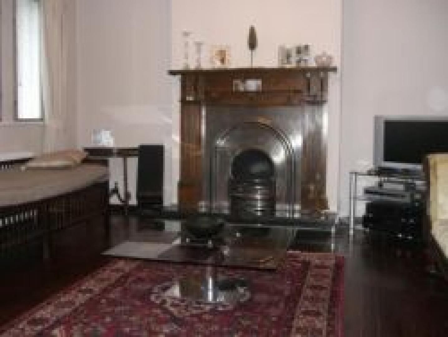 			3 Bedroom, 1 bath, 1 reception Flat			 Lyttleton Road, EAST FINCHLEY