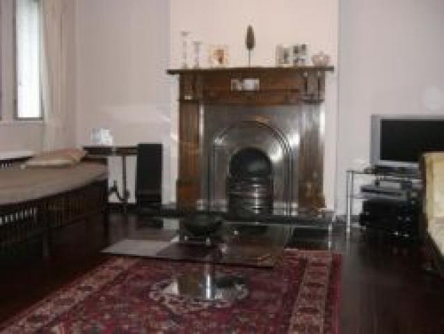 			3 Bedroom, 1 bath, 1 reception Flat			 Lyttleton Road, EAST FINCHLEY