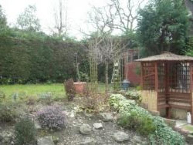 			3 Bedroom, 1 bath, 1 reception Flat			 Lyttleton Road, EAST FINCHLEY