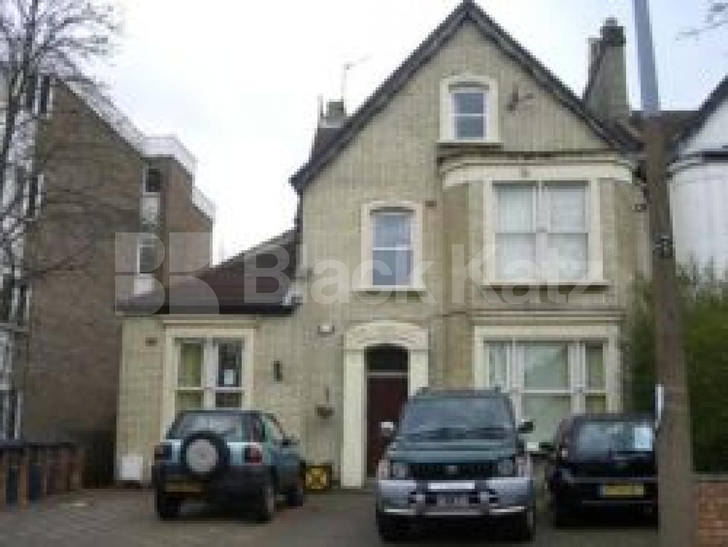 			1 Bedroom, 1 bath, 1 reception Flat			 Maidstone Road, BOUNDS GREEN N11