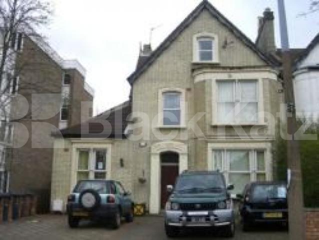 			1 Bedroom, 1 bath, 1 reception Flat			 Maidstone Road, BOUNDS GREEN N11