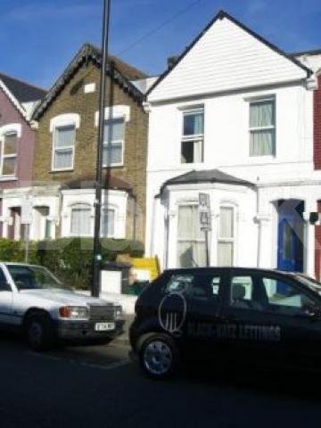			2 Bedroom, 1 bath, 1 reception Flat			 Alexandra Road, TURNPIKE LANE N8