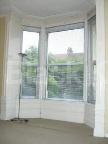 			MUST BE SEEN !, 2 Bedroom, 1 bath, 1 reception Ground Floor Flat			 Ballards Lane, North Finchley